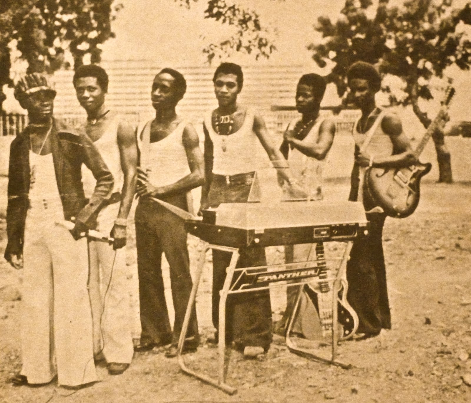 Maglietta Uomo Afrobeat 1970 - 100% Cotone Premium, Taglie Forti Dalla S Alla XXXL, Stampa Di Qualità